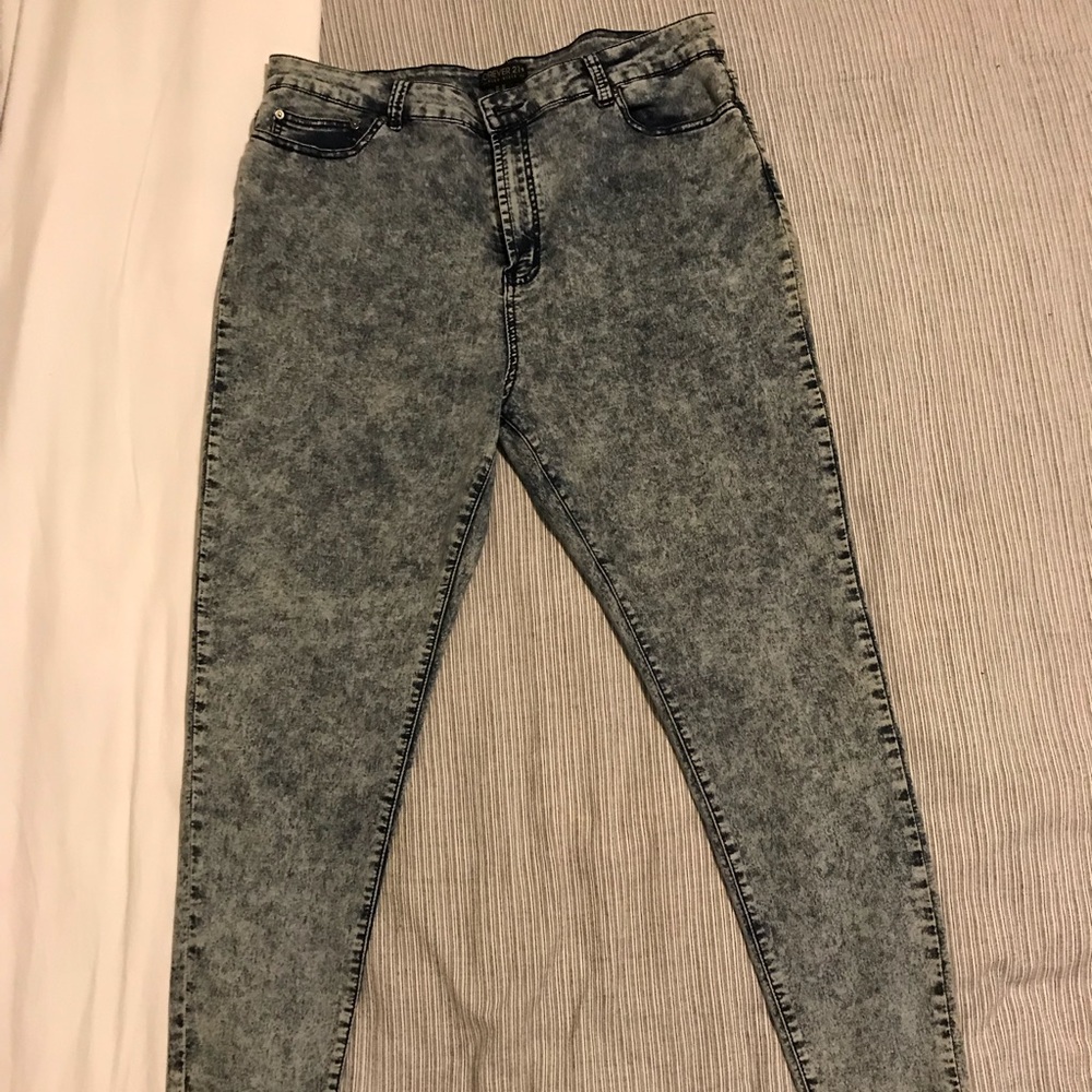 Forever 21 Plus Size (20) Skinny Jeans
